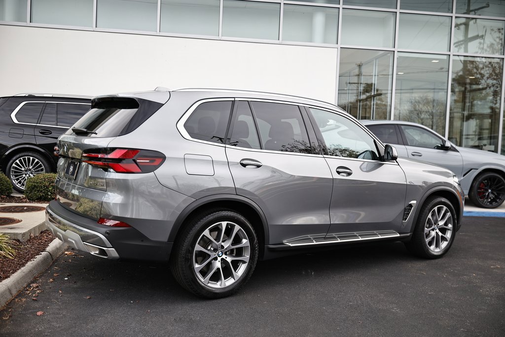 Used 2025 BMW X5 sDrive40i w/ Climate Comfort Package image 8