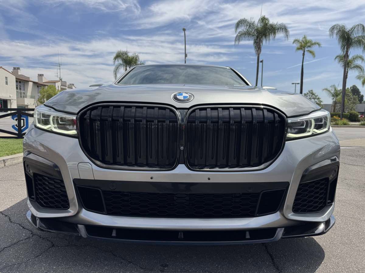 Used 2021 BMW 740i w/ M Sport Package image 12