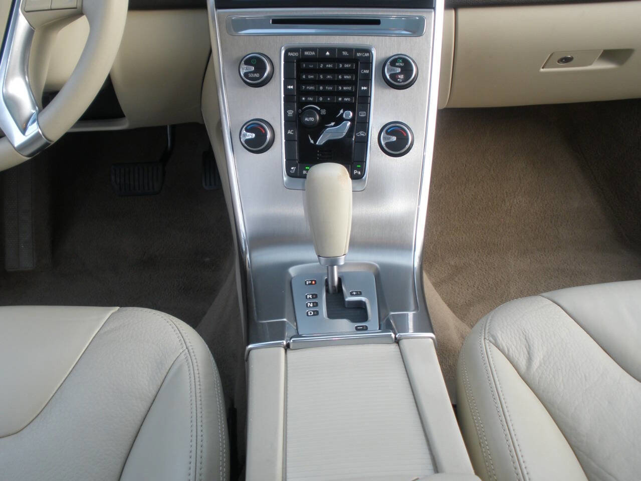 Used 2012 Volvo XC60 3.2 FWD image 37