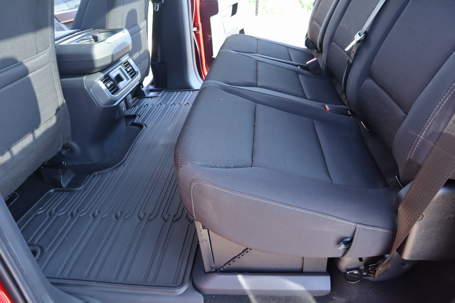 New 2025 Ford F150 XLT w/ Equipment Group 302A MID image 14