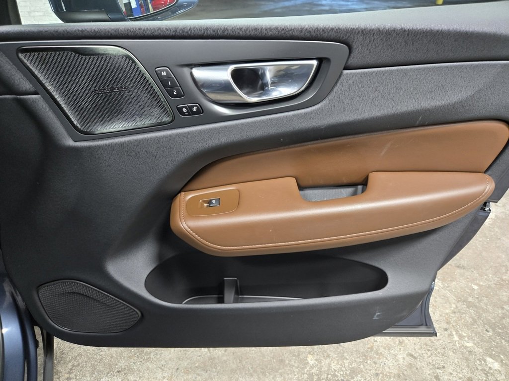 Used 2022 Volvo XC60 B5 Inscription w/ Advanced Package image 50