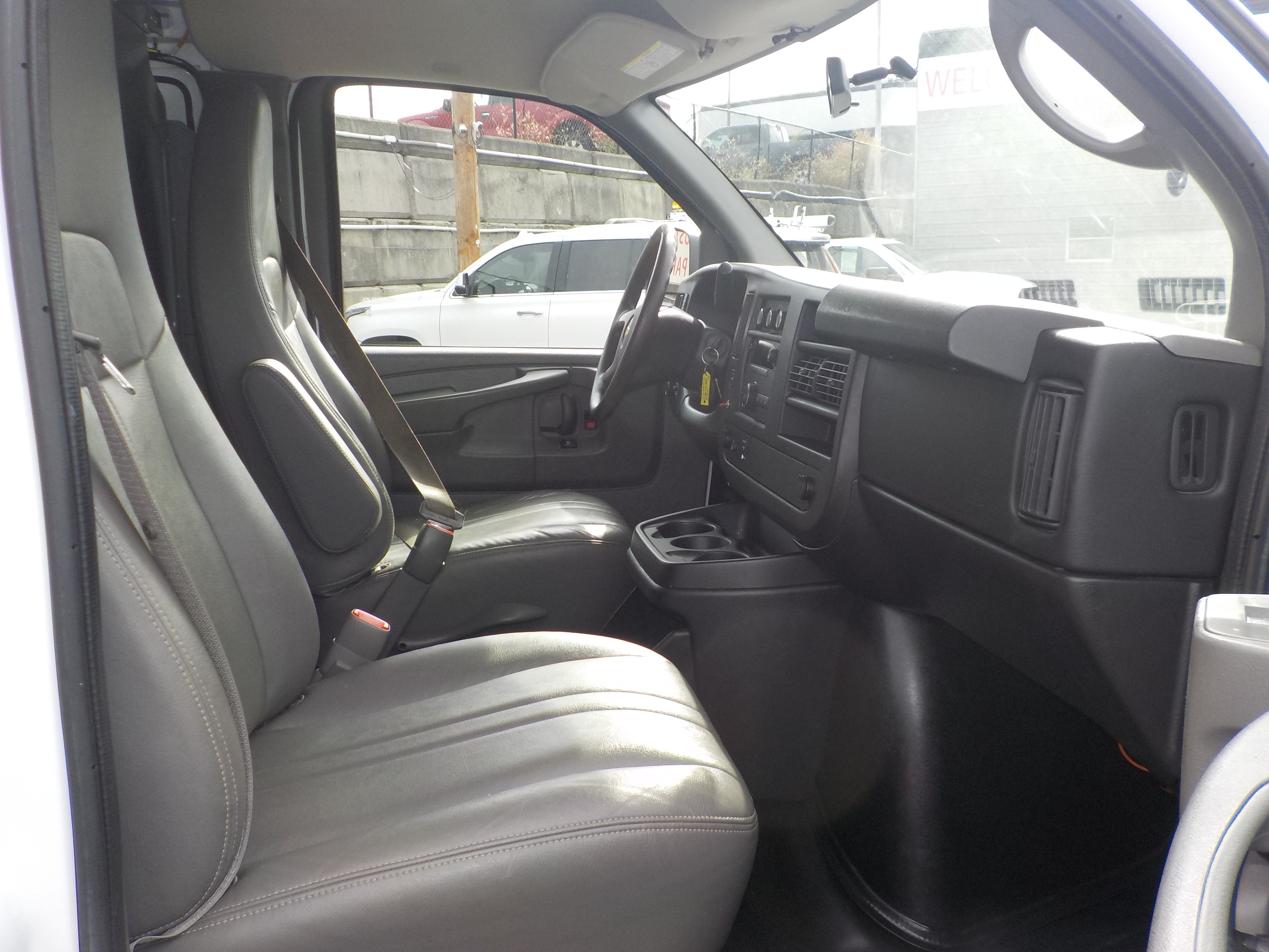 Used 2014 Chevrolet Express 2500 w/ Express Access Plus Package RWD image 26
