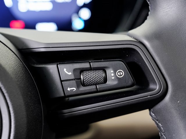 Certified 2025 Porsche Macan Electric image 14