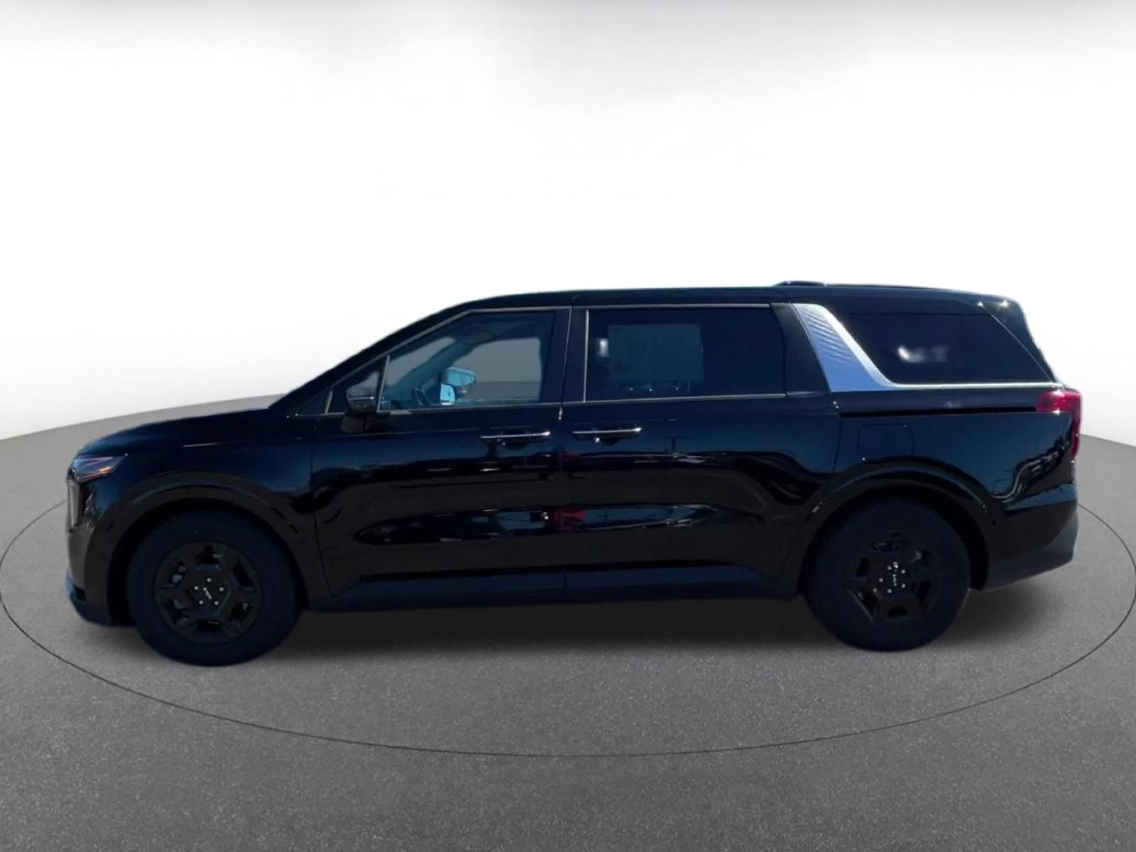 Used 2026 Kia Carnival FWD image 8