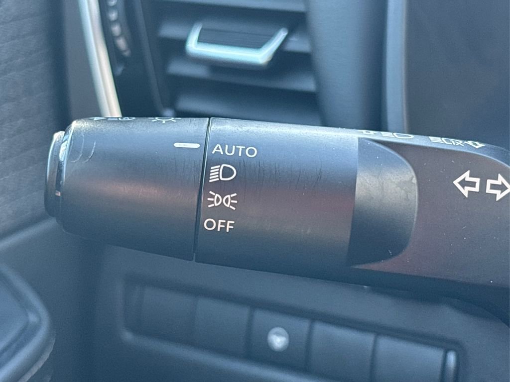 Used 2022 Nissan Rogue SV image 24