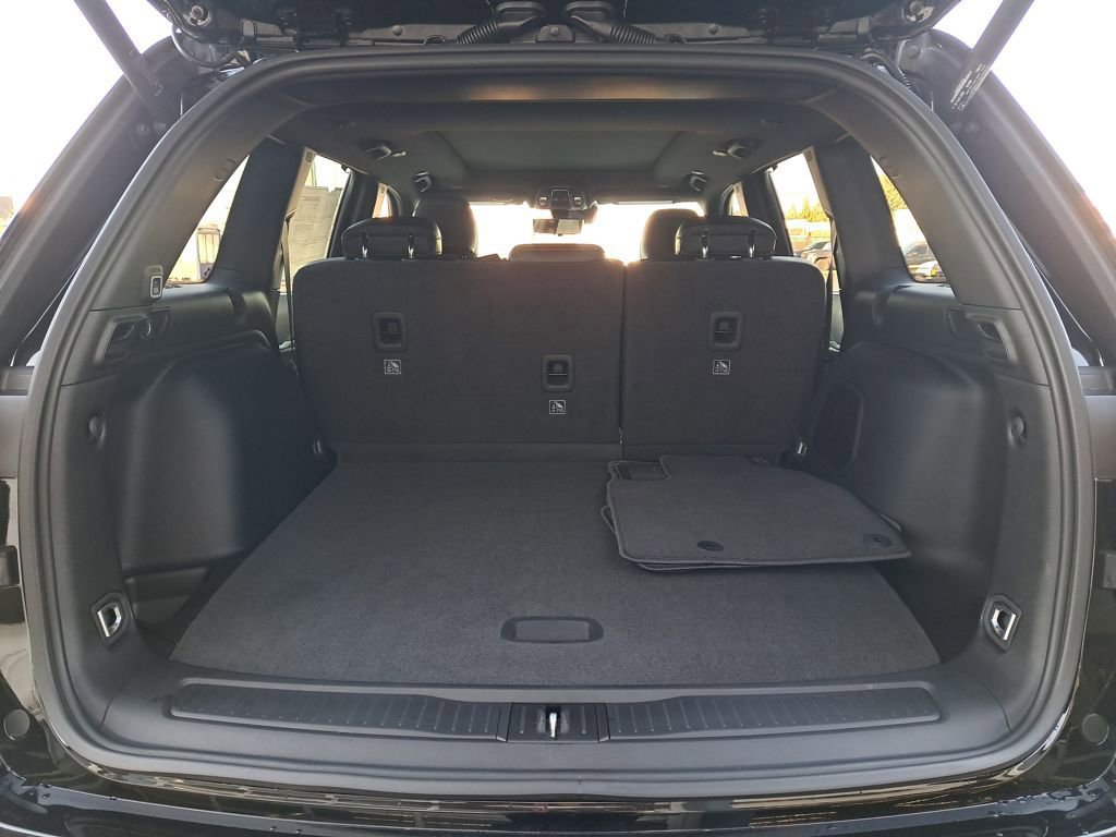 New 2025 Jeep Grand Cherokee Limited w/ Luxury Tech Group II AWD/4WD image 28