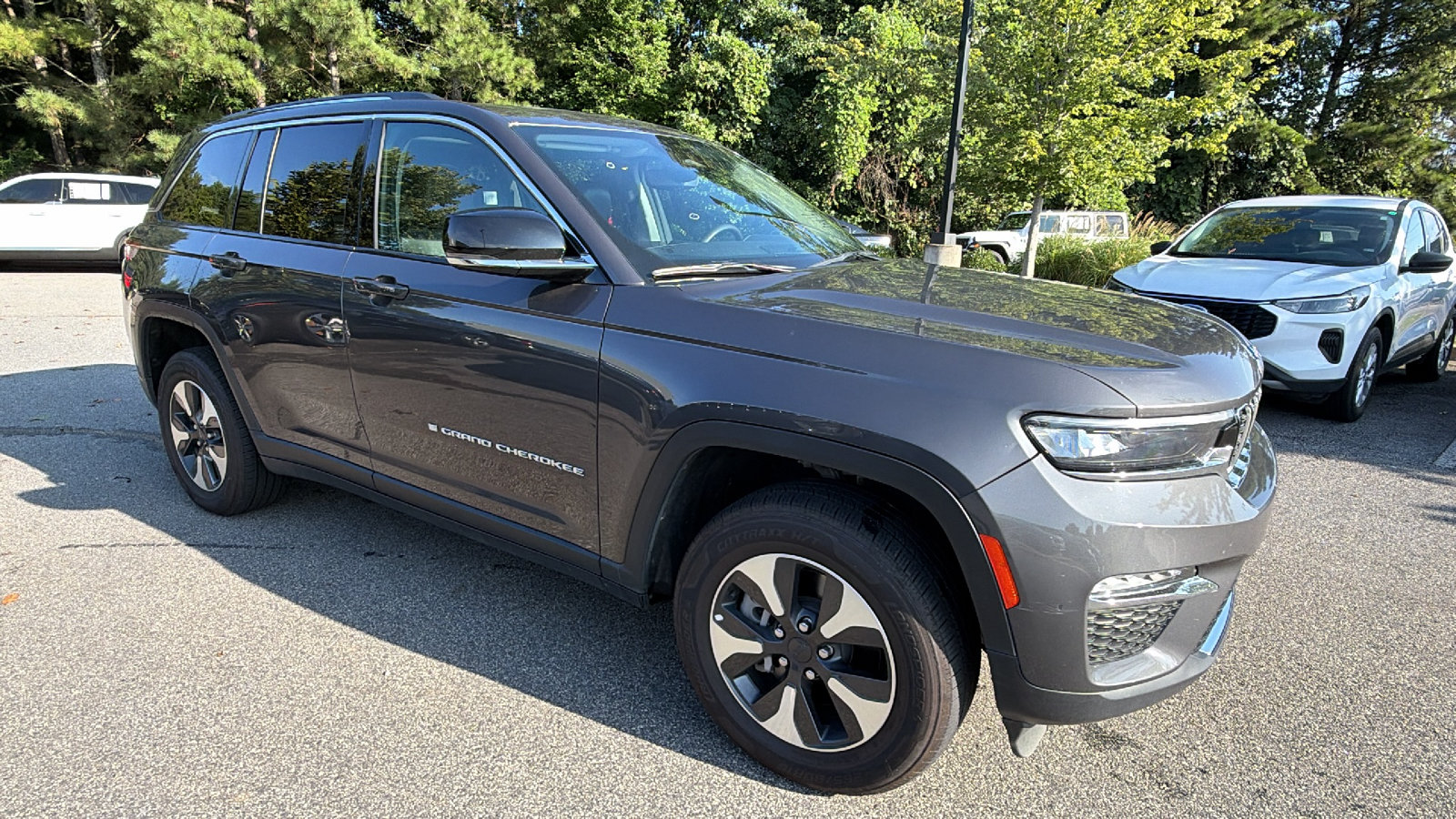 Used 2024 Jeep Grand Cherokee Limited 4xe AWD/4WD image 5