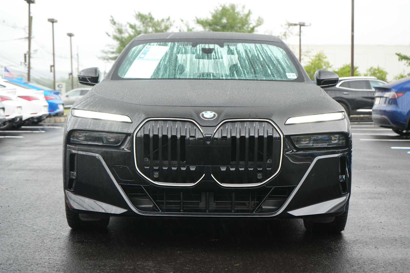 Used 2024 BMW 760i xDrive w/ Executive Package AWD/4WD image 2