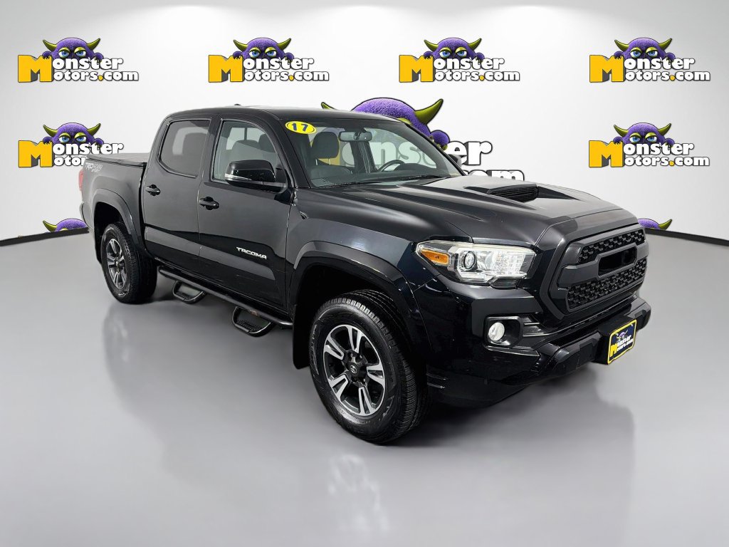 Used 2017 Toyota Tacoma TRD Sport AWD/4WD image 3