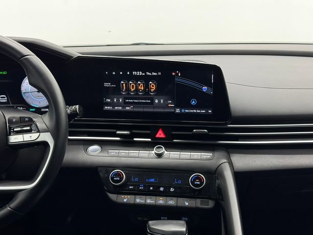 Used 2023 Hyundai Elantra SEL w/ Convenience Package image 4