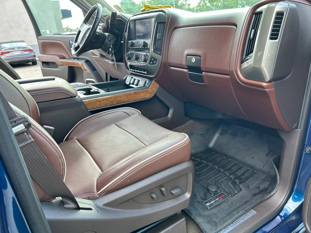 Used 2015 Chevrolet Silverado 2500 High Country w/ High Country Premium Package AWD/4WD image 26