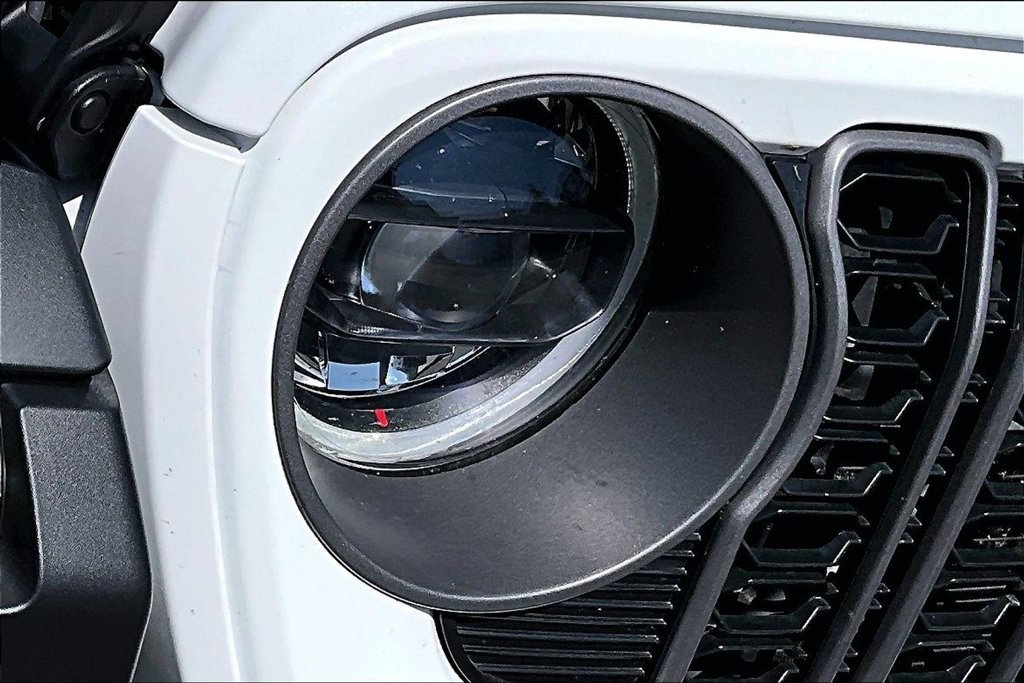 Certified 2025 Jeep Wrangler Unlimited Rubicon w/ Convenience Group AWD/4WD image 28