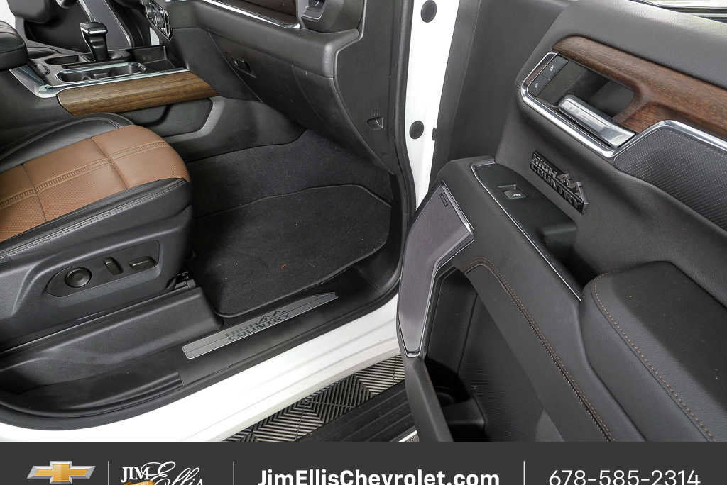 Used 2023 Chevrolet Silverado 1500 High Country w/ High Country Premium Package AWD/4WD image 24