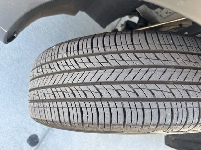 Used 2025 Volkswagen Taos SE image 6