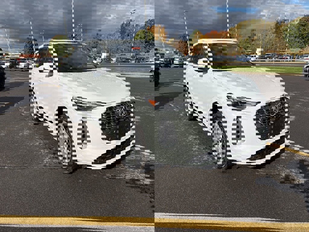 New 2025 Audi Q5 Premium Plus