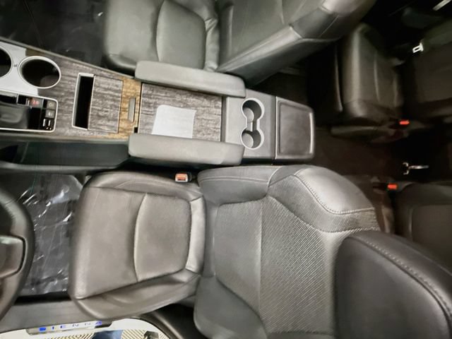 Used 2025 Toyota Sienna Platinum AWD/4WD image 23