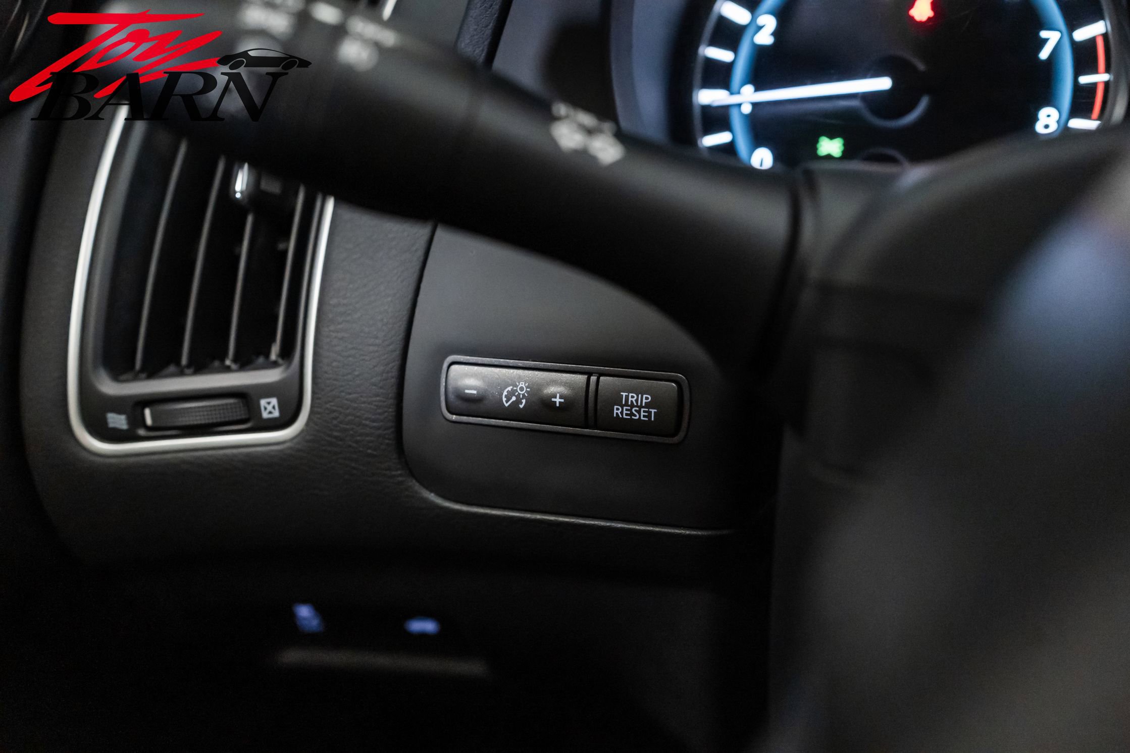 Used 2018 INFINITI Q50 Luxe w/ Essential Package (3.0T Luxe) image 33