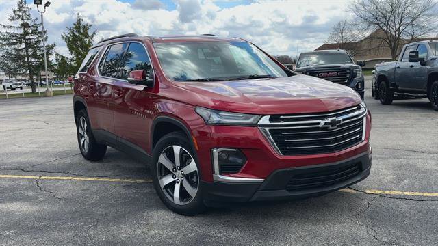 Used 2023 Chevrolet Traverse LT w/ LT Premium Package AWD/4WD image 3