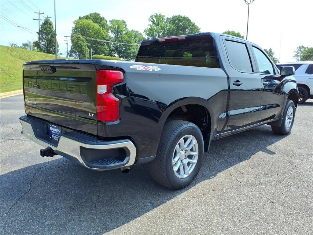 Used 2023 Chevrolet Silverado 1500 LT AWD/4WD image 3