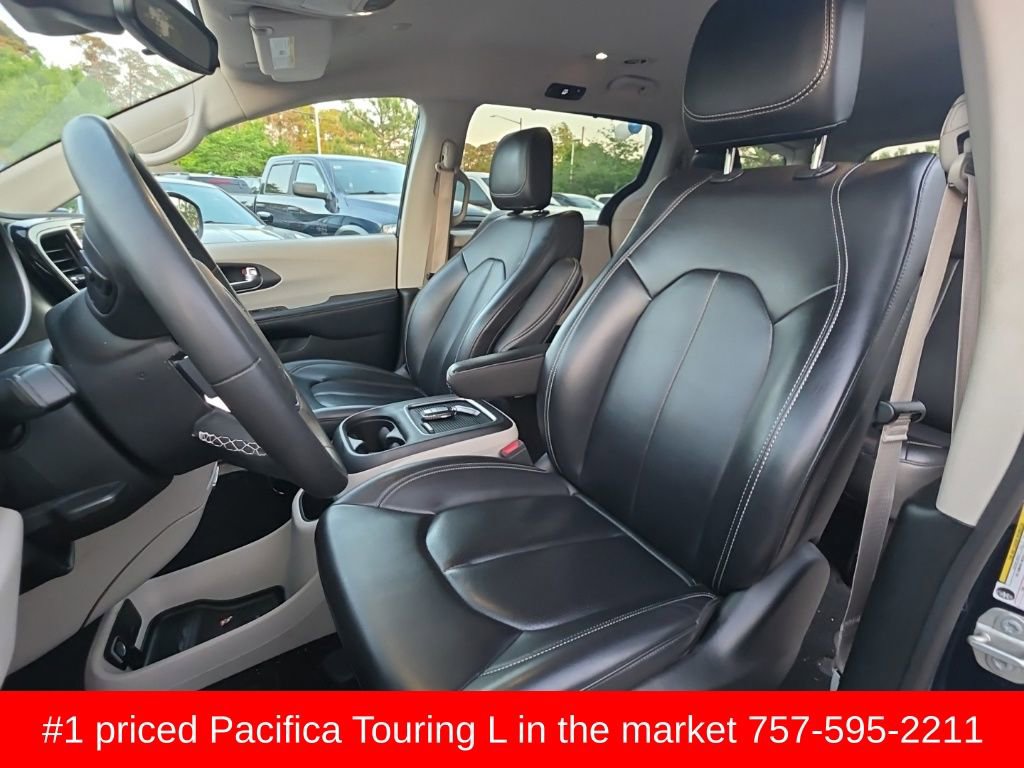 Used 2023 Chrysler Pacifica Touring-L image 9