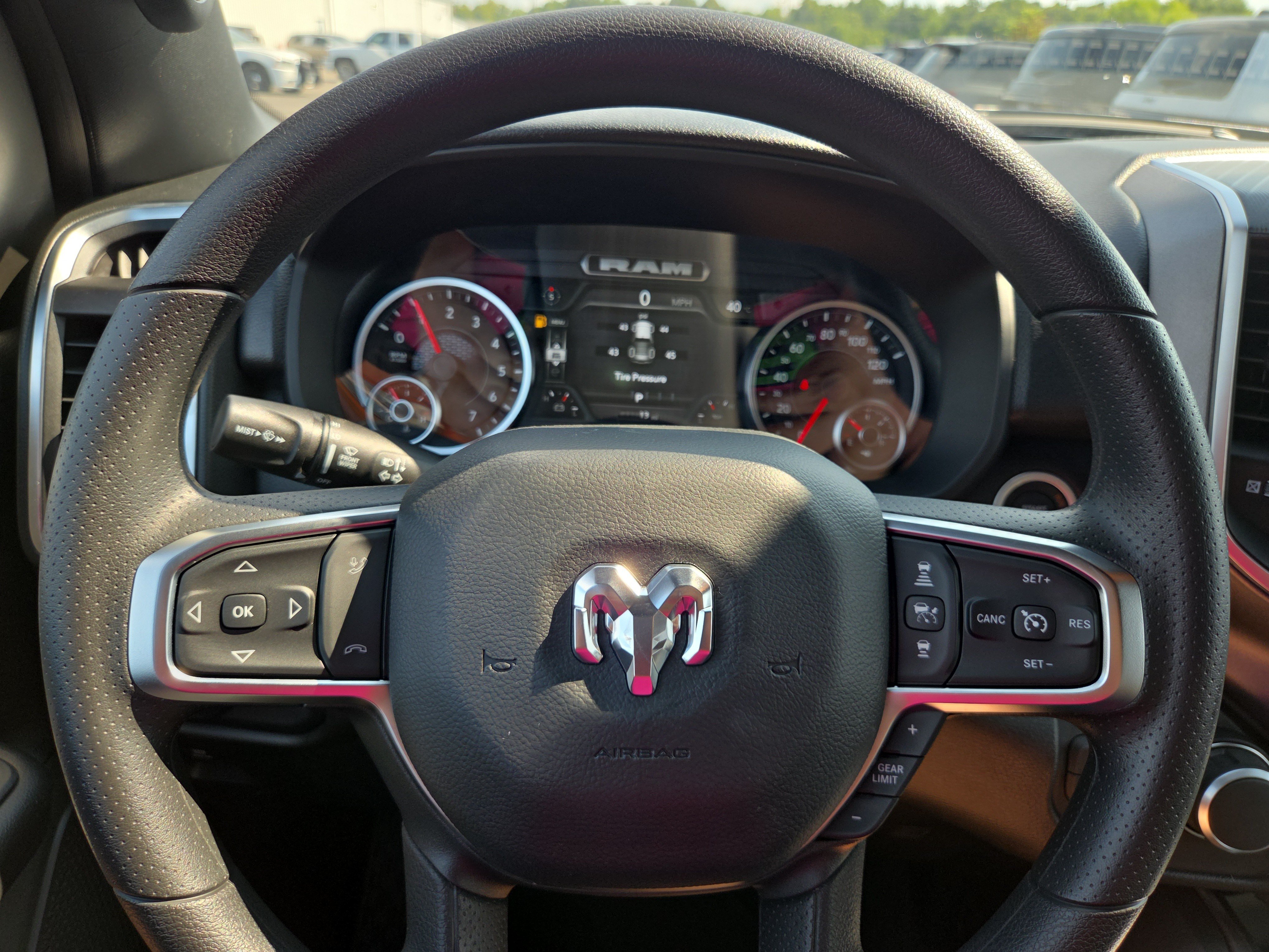 New 2026 RAM 1500 Express AWD/4WD image 9