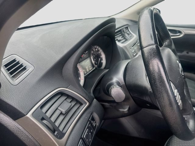 Used 2014 Nissan Sentra SR w/ SR Driver Package FWD image 10