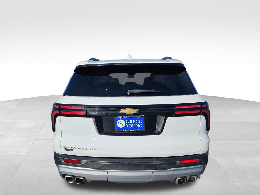 Used 2025 Chevrolet Traverse LT w/ Sun and Wheel Package image 8