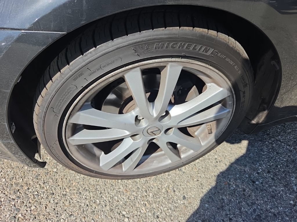 Used 2007 Lexus IS 250 w/ Premium Pkg RWD image 9