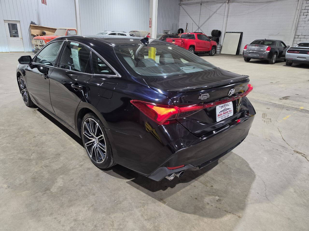 Used 2019 Toyota Avalon XSE w/ All Weather Liner Package FWD image 8