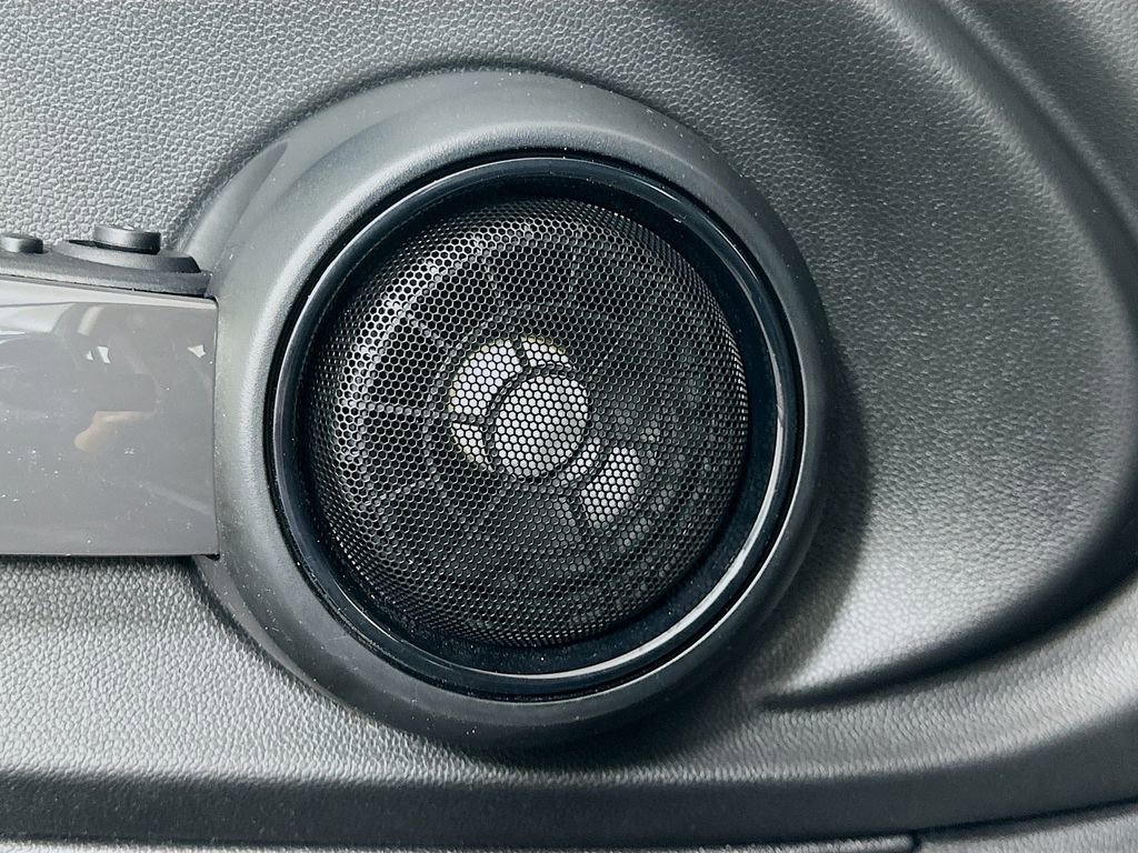 Used 2018 MINI Cooper 2-Door Hardtop image 18