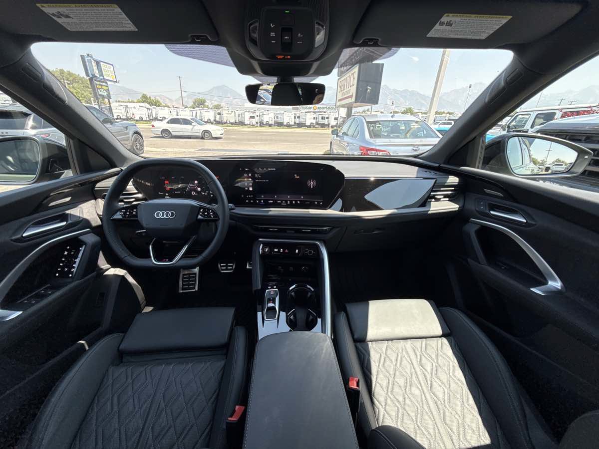 Used 2025 Audi SQ5 Premium Plus AWD/4WD image 16