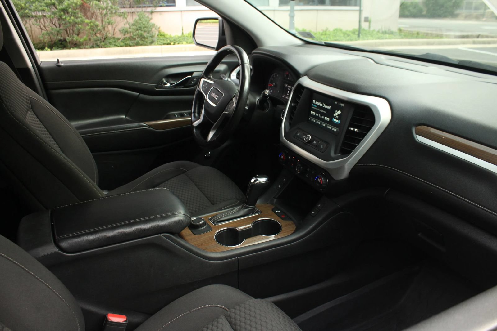 Used 2019 GMC Acadia SLE w/ LPO, Floor Liner Package FWD image 26