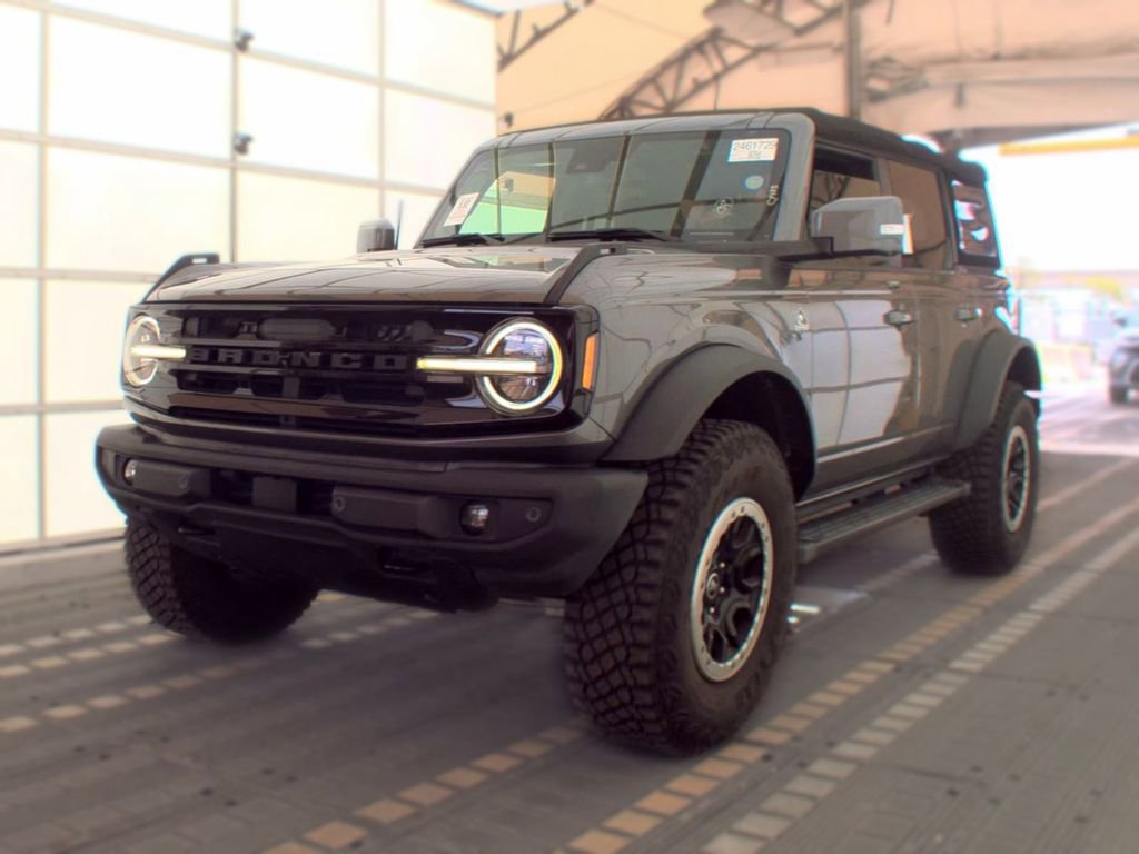 Used 2022 Ford Bronco Outer Banks w/ Sasquatch Package AWD/4WD video 1