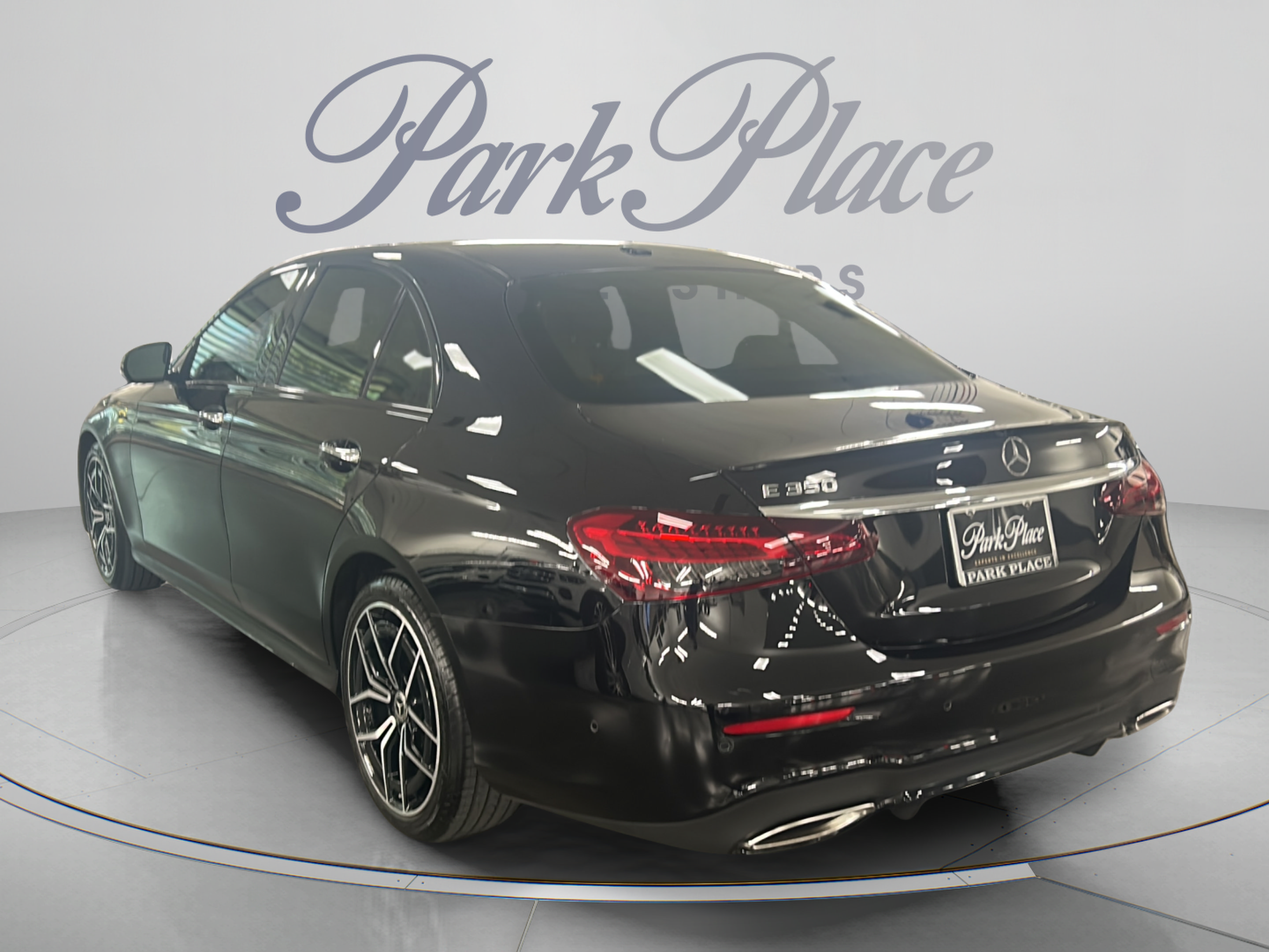 Used 2022 Mercedes-Benz E 350 Sedan image 3