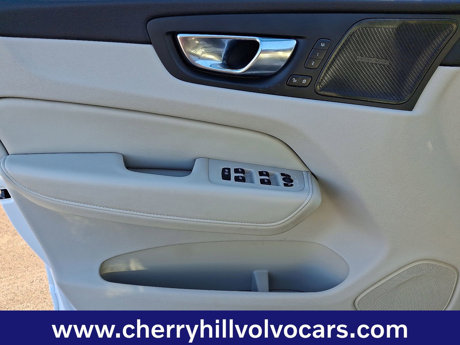 Certified 2022 Volvo XC60 B6 Inscription w/ Advanced Package image 13