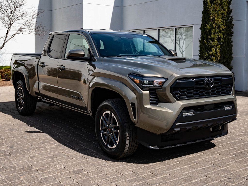 Used 2025 Toyota Tacoma TRD Sport AWD/4WD image 12