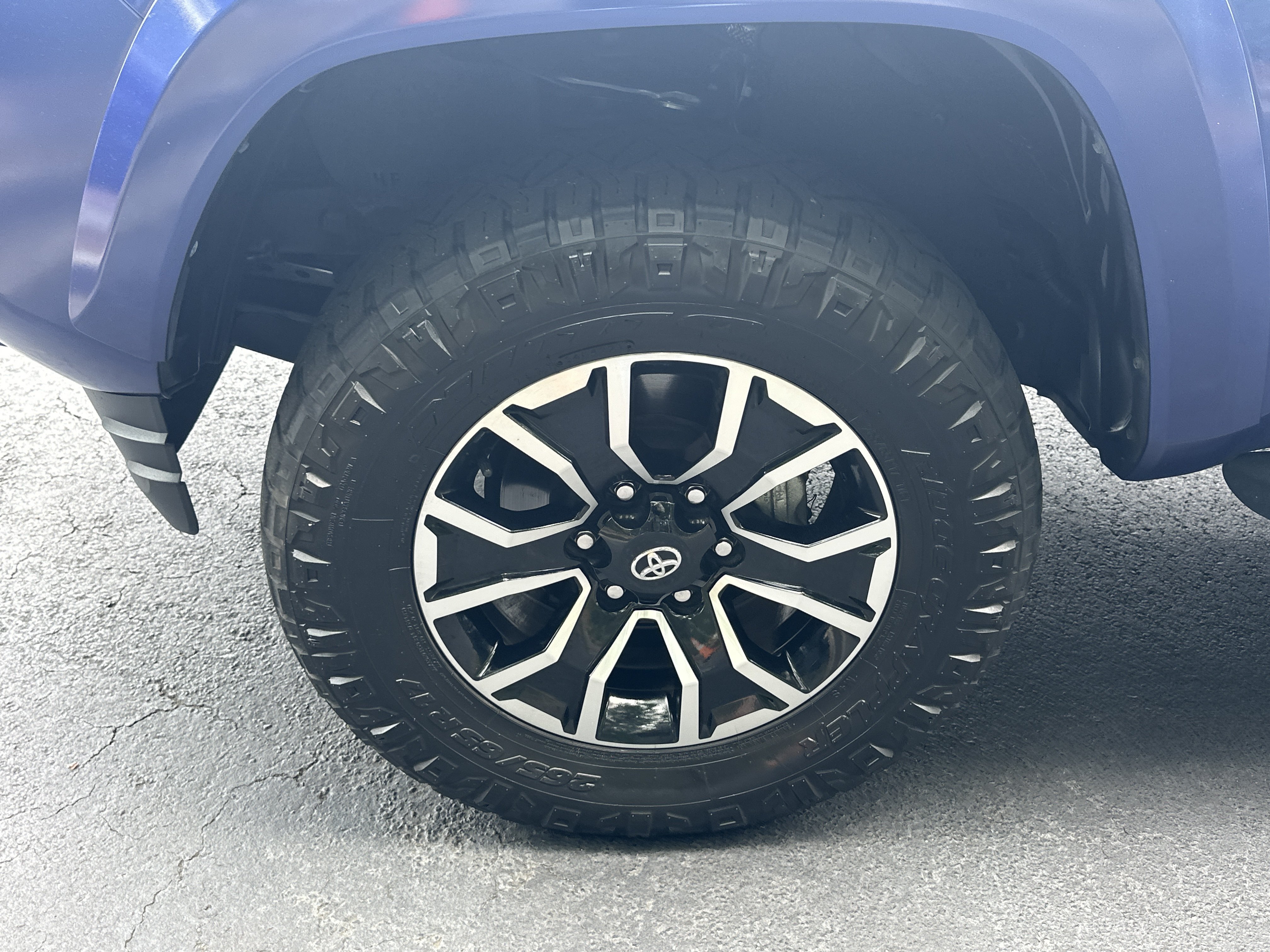 Used 2022 Toyota Tacoma TRD Sport w/ Technology Package AWD/4WD image 13