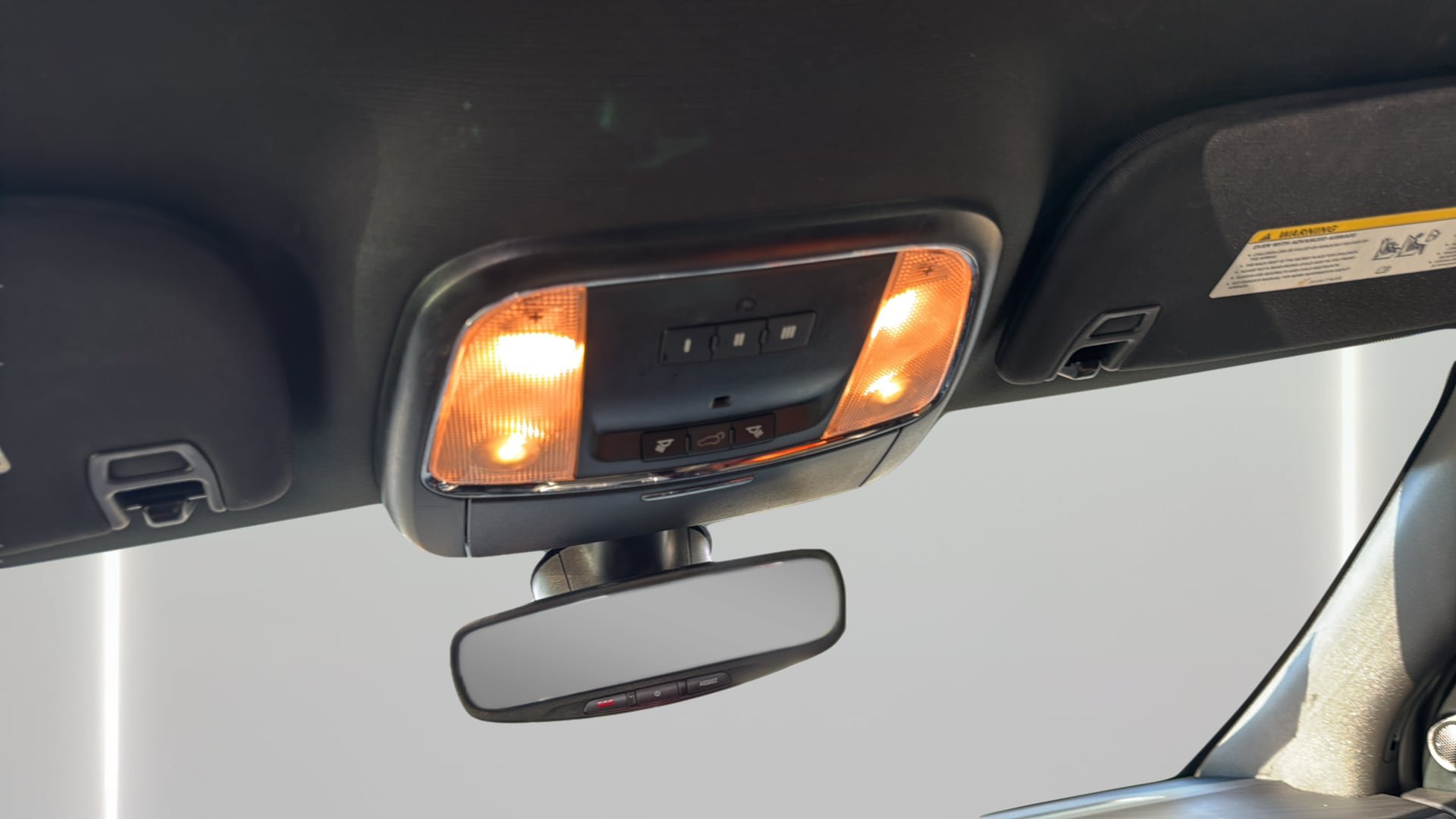 Used 2019 Jeep Grand Cherokee Altitude RWD image 18