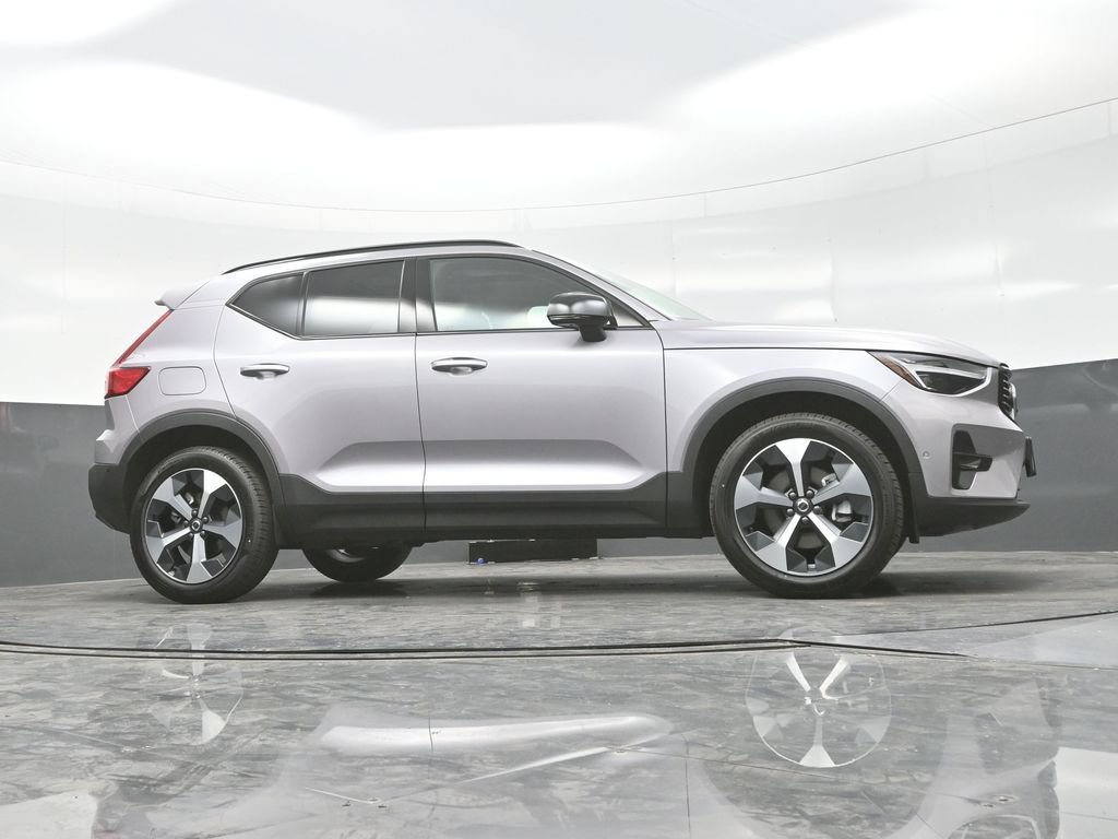 New 2026 Volvo XC40 B5 Plus w/ Protection Package Premier AWD/4WD image 31