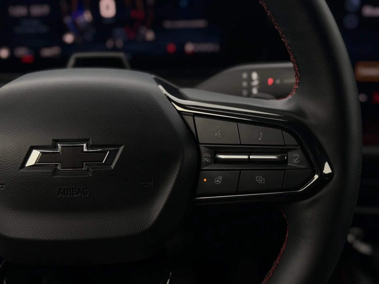 Used 2024 Chevrolet Traverse RS image 26