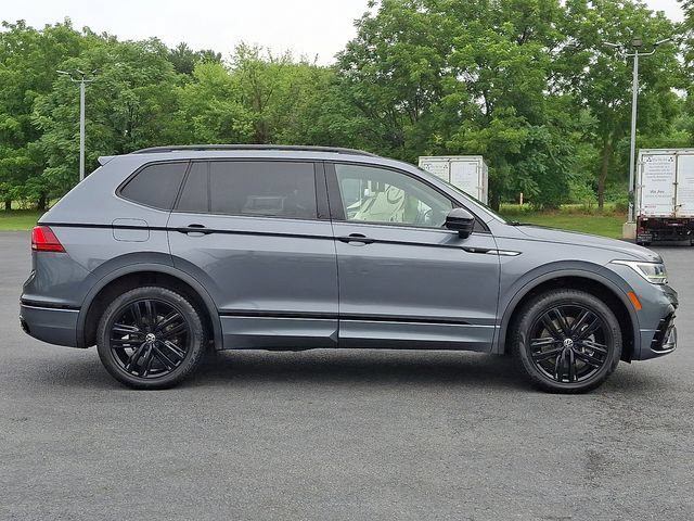 Used 2022 Volkswagen Tiguan SE R-Line AWD/4WD image 10