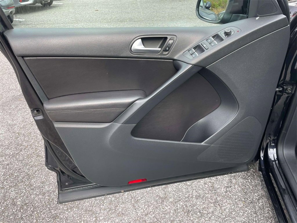 Used 2017 Volkswagen Tiguan Wolfsburg Edition image 16