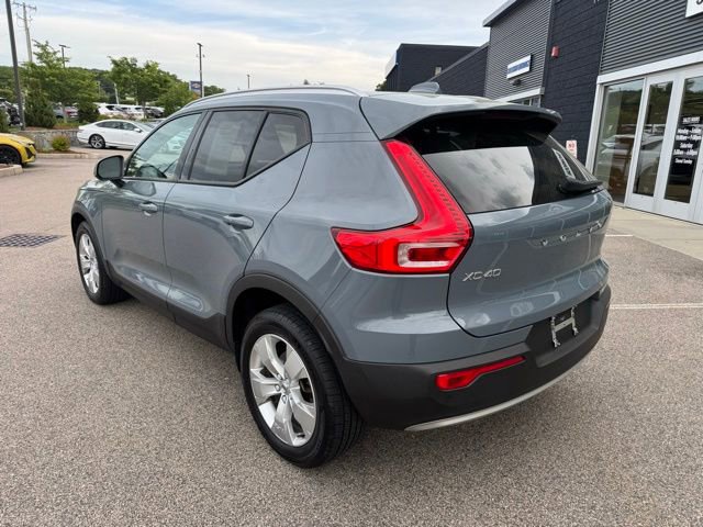 Used 2020 Volvo XC40 T5 Momentum w/ Protection Package AWD/4WD image 6