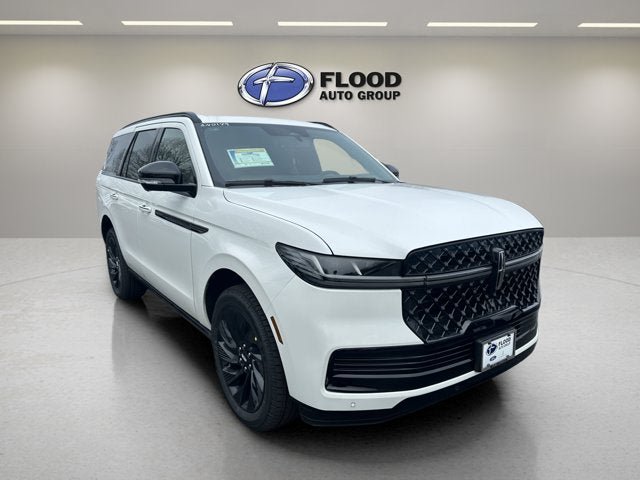 New 2026 Lincoln Navigator Reserve w/ Jet Appearance Package AWD/4WD image 1