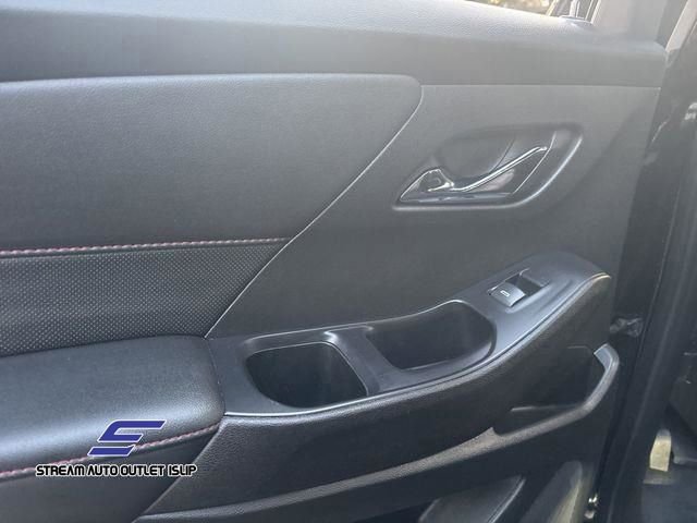 Used 2022 Chevrolet Traverse RS image 27