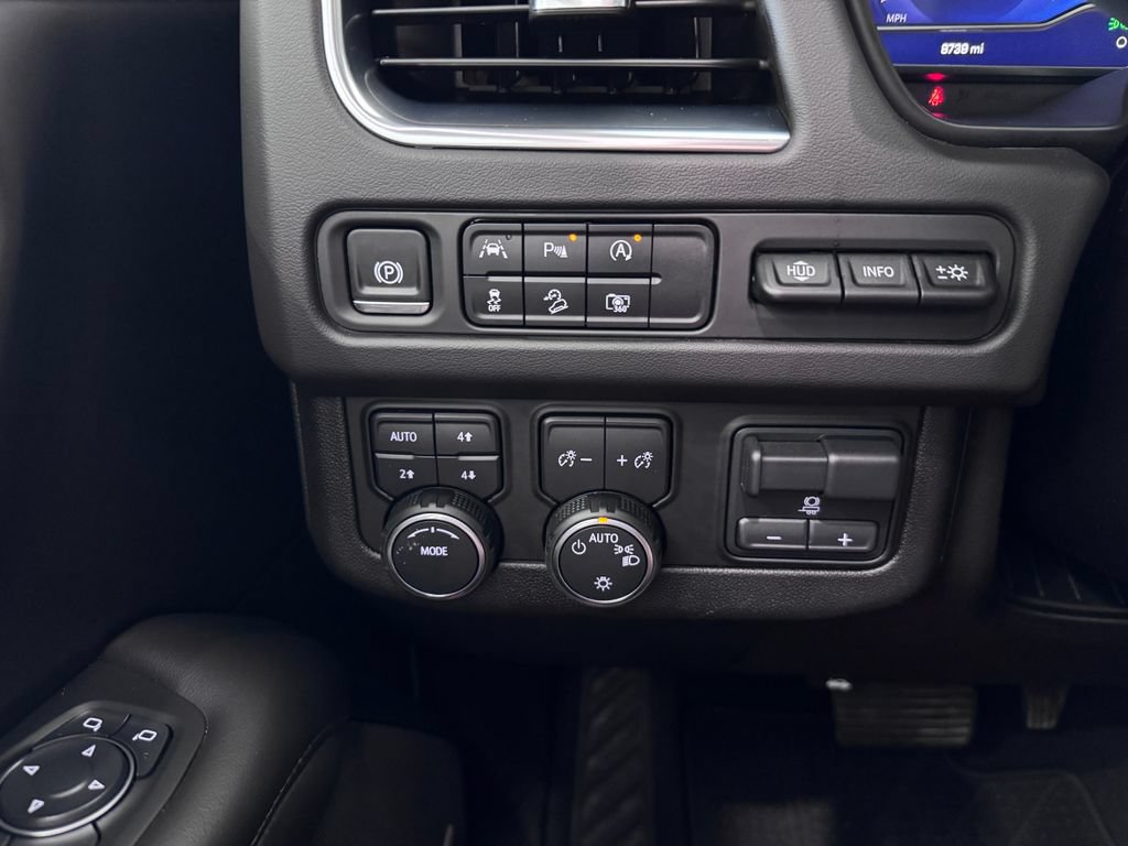 Certified 2024 Chevrolet Suburban High Country w/ Max Trailering Package AWD/4WD image 29