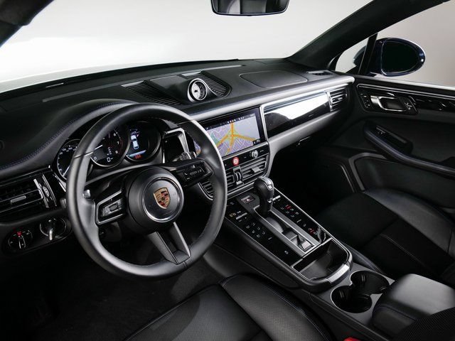 Certified 2026 Porsche Macan AWD/4WD image 20