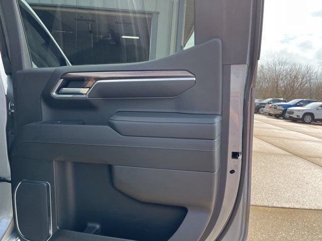 Used 2025 Chevrolet Silverado 1500 LT Trail Boss w/ Convenience Package II AWD/4WD image 20