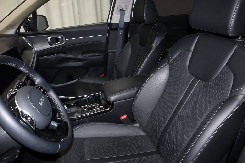 Used 2025 Kia Sorento SX image 25