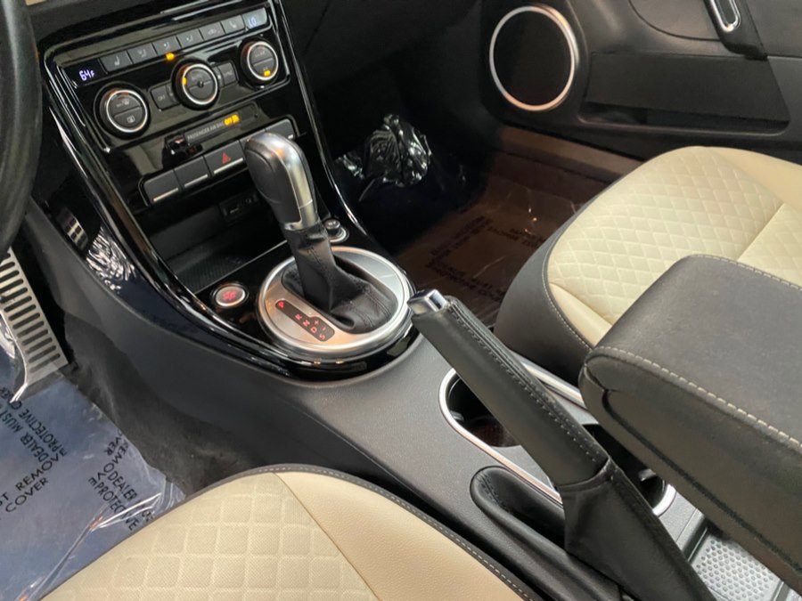 Used 2019 Volkswagen Beetle 2.0T SE FWD image 37
